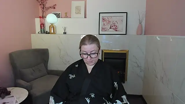 Snapshot of AlexandraKind chatting on 03/14/25, 03:15 AlexandraKind online show from 03/14/25, 03:15