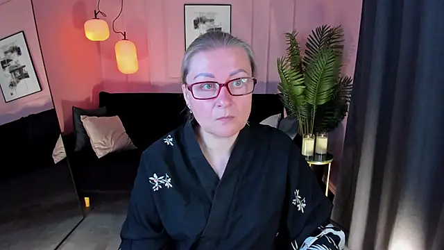 Snapshot of AlexandraKind chatting on 09/20/25, 01:45 AlexandraKind online show from 09/20/25, 01:45