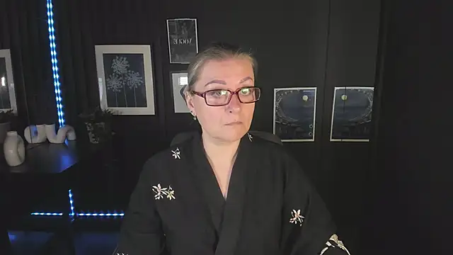 Snapshot of AlexandraKind chatting on 09/24/25, 01:25 AlexandraKind online show from 09/24/25, 01:25