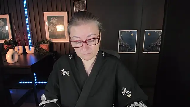 Snapshot of AlexandraKind chatting on 09/30/25, 01:38 AlexandraKind online show from 09/30/25, 01:38