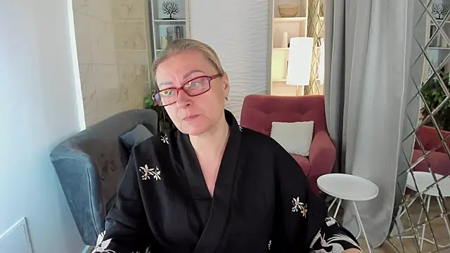 Snapshot of AlexandraKind chatting on 10/06/25, 08:39 AlexandraKind online show from 10/06/25, 08:39