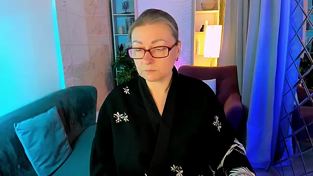 Snapshot of AlexandraKind chatting on 11/20/25, 08:52 AlexandraKind online show from 11/20/25, 08:52