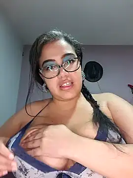 Snapshot of Katrina_The_Kitty chatting on 02/04/25, 07:51 Katrina The Kitty online show from 02/04/25, 07:51