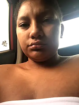 elly willis online show from 10/10/25, 12:04