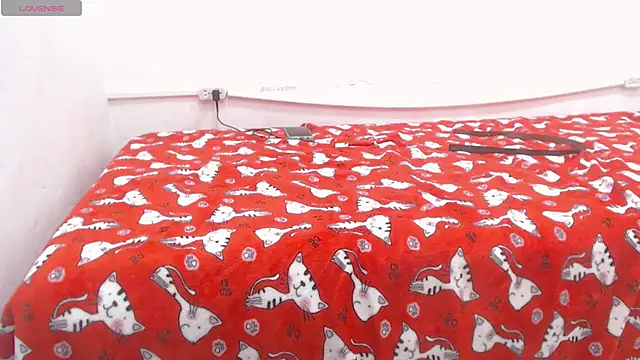 Snapshot of lulu_25_ chatting on 12/16/24, 11:22 lulu 25 online show from 12/16/24, 11:22