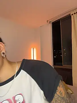 Snapshot of Chriss_gomez2 chatting on 01/13/26, 03:12 Chriss gomez2 online show from 01/13/26, 03:12