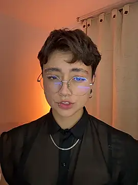 Snapshot of Chriss_gomez2 chatting on 01/15/26, 07:02 Chriss gomez2 online show from 01/15/26, 07:02