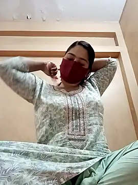 Magical Girl- online show from 02/12/25, 03:07