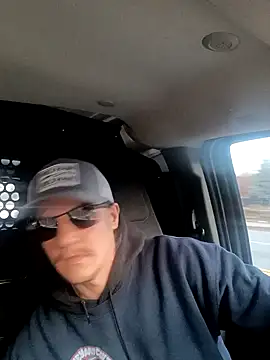 Snapshot of ChuckyyDee chatting on 12/18/24, 12:18 ChuckyyDee online show from 12/18/24, 12:18