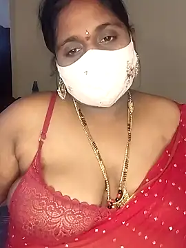 Snapshot of Sexy_Radhikaa chatting on 02/08/25, 04:25 Sexy Radhikaa online show from 02/08/25, 04:25