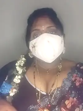 Snapshot of Sexy_Radhikaa chatting on 02/16/25, 04:21 Sexy Radhikaa online show from 02/16/25, 04:21