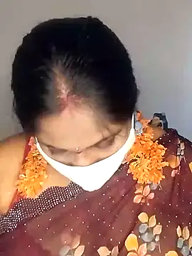 Snapshot of Sexy_Radhikaa chatting on 03/02/25, 09:53 Sexy Radhikaa online show from 03/02/25, 09:53