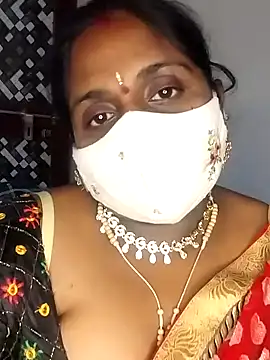 Snapshot of Sexy_Radhikaa chatting on 03/18/25, 07:30 Sexy Radhikaa online show from 03/18/25, 07:30