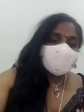 Snapshot of Sexy_Radhikaa chatting on 03/19/25, 01:18 Sexy Radhikaa online show from 03/19/25, 01:18