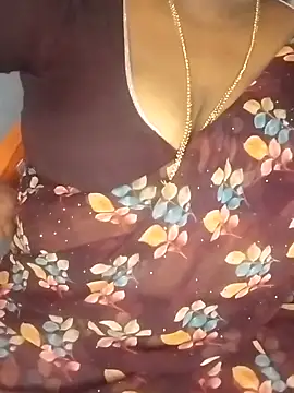 Snapshot of Sexy_Radhikaa chatting on 09/27/25, 04:17 Sexy Radhikaa online show from 09/27/25, 04:17