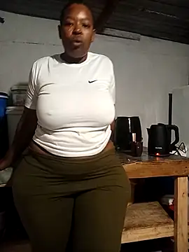 Snapshot of curvyloneah75 chatting on 02/22/26, 05:55 curvyloneah75 online show from 02/22/26, 05:55