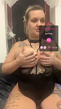 Snapshot of Inked_blondi chatting on 01/04/25, 04:33 Inked blondi online show from 01/04/25, 04:33