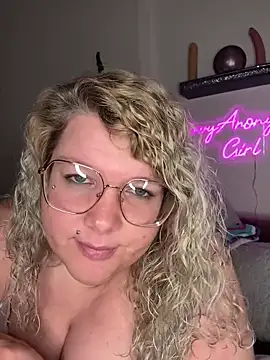 CurvyAnonymousGirl89 online show from 02/18/25, 02:27
