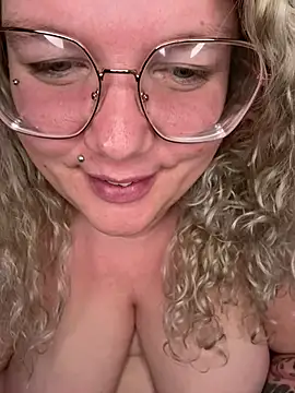 CurvyAnonymousGirl89 online show from 03/03/25, 09:15