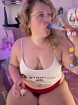 CurvyAnonymousGirl89 online show from 05/31/26, 06:42