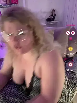 CurvyAnonymousGirl89 online show from 06/22/26, 06:05