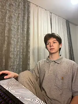 Snapshot of W_N_G_S chatting on 01/25/25, 10:18 W N G S online show from 01/25/25, 10:18