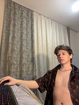 Snapshot of W_N_G_S chatting on 01/27/25, 10:16 W N G S online show from 01/27/25, 10:16