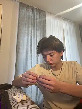 Snapshot of W_N_G_S chatting on 03/17/25, 02:34 W N G S online show from 03/17/25, 02:34