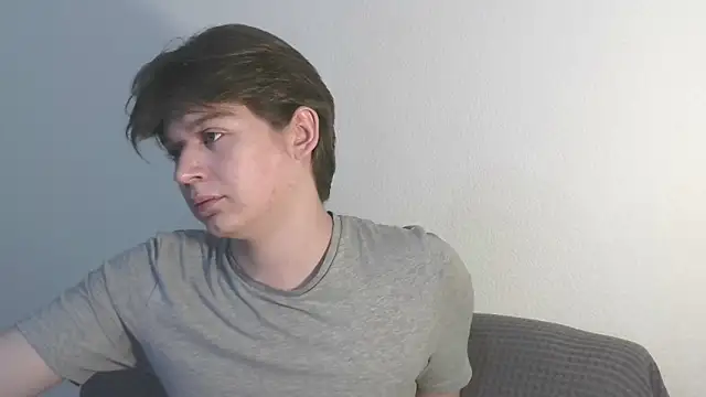 Snapshot of W_N_G_S chatting on 09/12/25, 06:30 W N G S online show from 09/12/25, 06:30