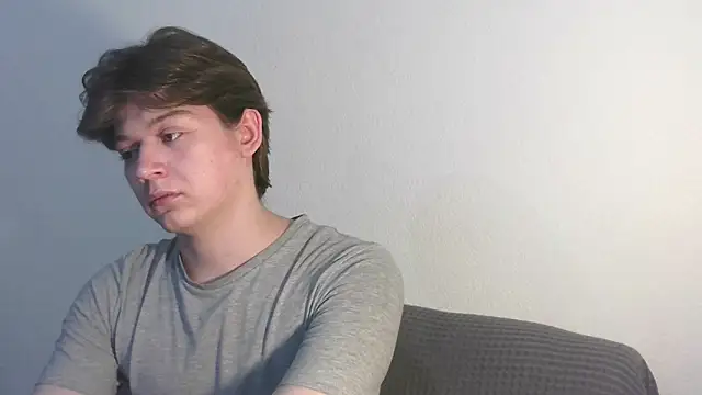 Snapshot of W_N_G_S chatting on 09/14/25, 07:46 W N G S online show from 09/14/25, 07:46