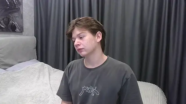 Snapshot of W_N_G_S chatting on 10/10/25, 06:51 W N G S online show from 10/10/25, 06:51