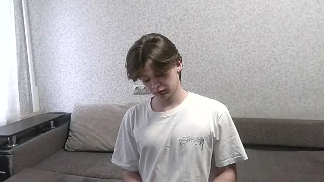 Snapshot of W_N_G_S chatting on 10/28/25, 11:36 W N G S online show from 10/28/25, 11:36