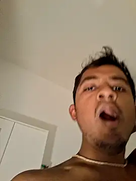 Snapshot of Choco_brownie23 chatting on 10/06/25, 11:35 Choco brownie23 online show from 10/06/25, 11:35