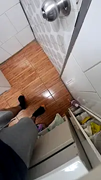 Snapshot of tula_chyk chatting on 10/14/25, 01:17 tula chyk online show from 10/14/25, 01:17