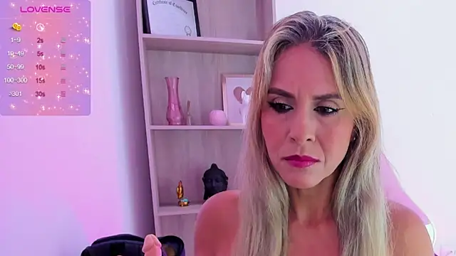 Evangeline johns online show from 03/13/25, 08:22