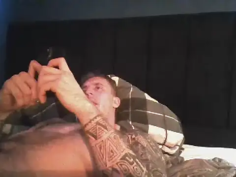 freddie90908 online show from 12/12/24, 08:25