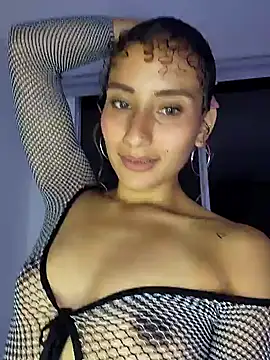 Snapshot of varenkaivanova_22 chatting on 12/17/24, 06:45 varenkaivanova 22 online show from 12/17/24, 06:45