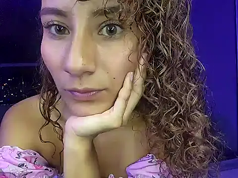 Snapshot of varenkaivanova_22 chatting on 12/22/24, 11:41 varenkaivanova 22 online show from 12/22/24, 11:41