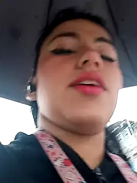 Snapshot of Naomy_veracruz_ chatting on 11/06/25, 01:12 Naomy veracruz online show from 11/06/25, 01:12