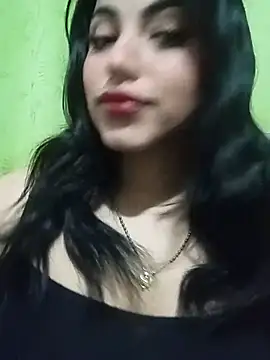 Snapshot of Naomy_veracruz_ chatting on 11/19/25, 12:27 Naomy veracruz online show from 11/19/25, 12:27