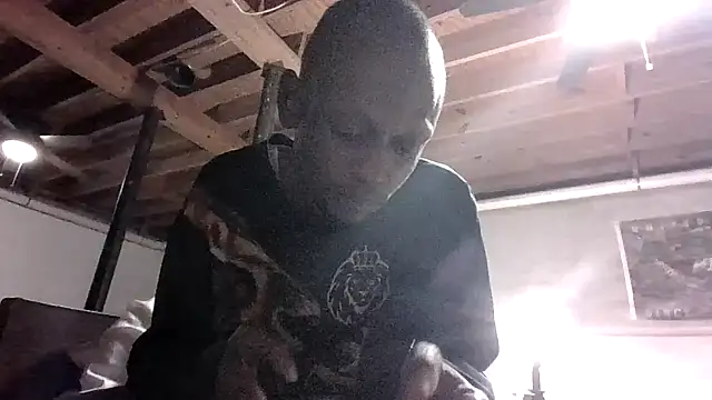 Snapshot of KinGKane84 chatting on 12/04/24, 01:58 KinGKane84 online show from 12/04/24, 01:58