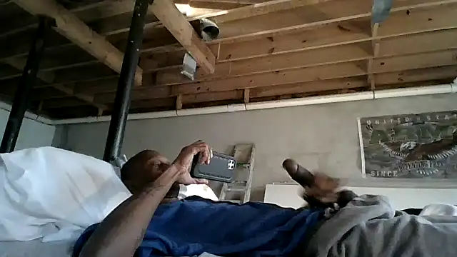 Snapshot of KinGKane84 chatting on 12/12/24, 08:43 KinGKane84 online show from 12/12/24, 08:43