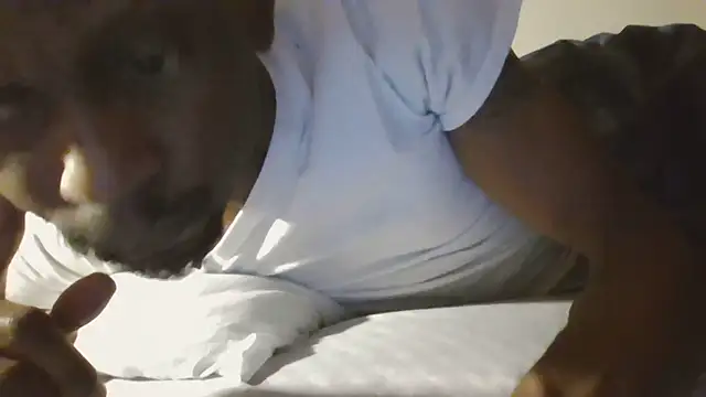 Snapshot of KinGKane84 chatting on 01/23/25, 06:39 KinGKane84 online show from 01/23/25, 06:39