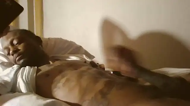 Snapshot of KinGKane84 chatting on 02/07/25, 05:10 KinGKane84 online show from 02/07/25, 05:10