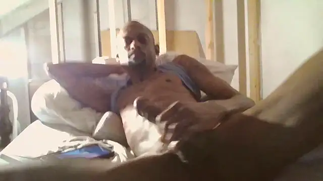 Snapshot of KinGKane84 chatting on 02/23/25, 07:17 KinGKane84 online show from 02/23/25, 07:17