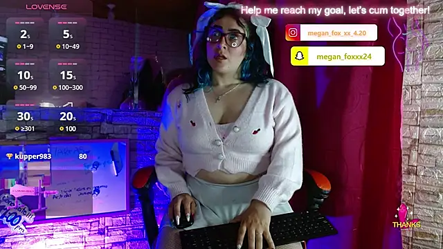 Snapshot of Meg4n_420 chatting on 03/11/25, 01:59 Meg4n 420 online show from 03/11/25, 01:59