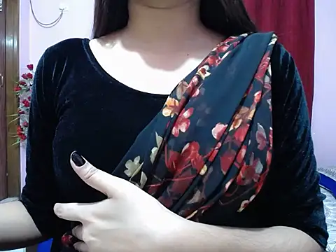 Snapshot of taisina chatting on 12/22/25, 04:15 taisina online show from 12/22/25, 04:15