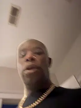 Snapshot of Bignc chatting on 10/16/25, 03:40 Bignc online show from 10/16/25, 03:40