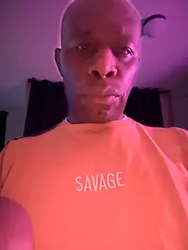 Snapshot of Bignc chatting on 10/17/25, 10:18 Bignc online show from 10/17/25, 10:18