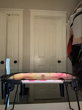 Snapshot of Bignc chatting on 10/29/25, 04:26 Bignc online show from 10/29/25, 04:26